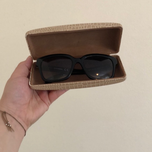 Women’s Diesel Sunglasses - Picture 1 of 2